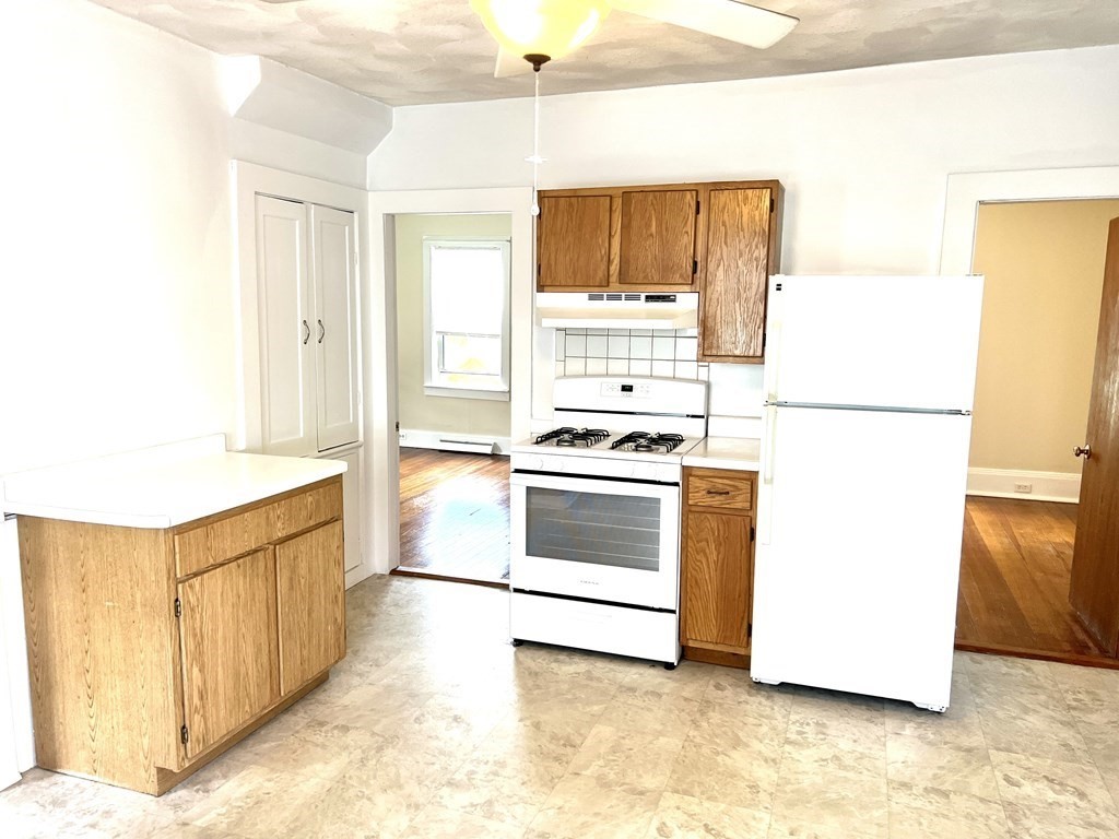 5 Adams St., Salem, MA - 1,900 USD/ month