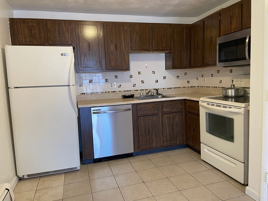 Photos of apartment on Pierce St.,Malden MA 02148