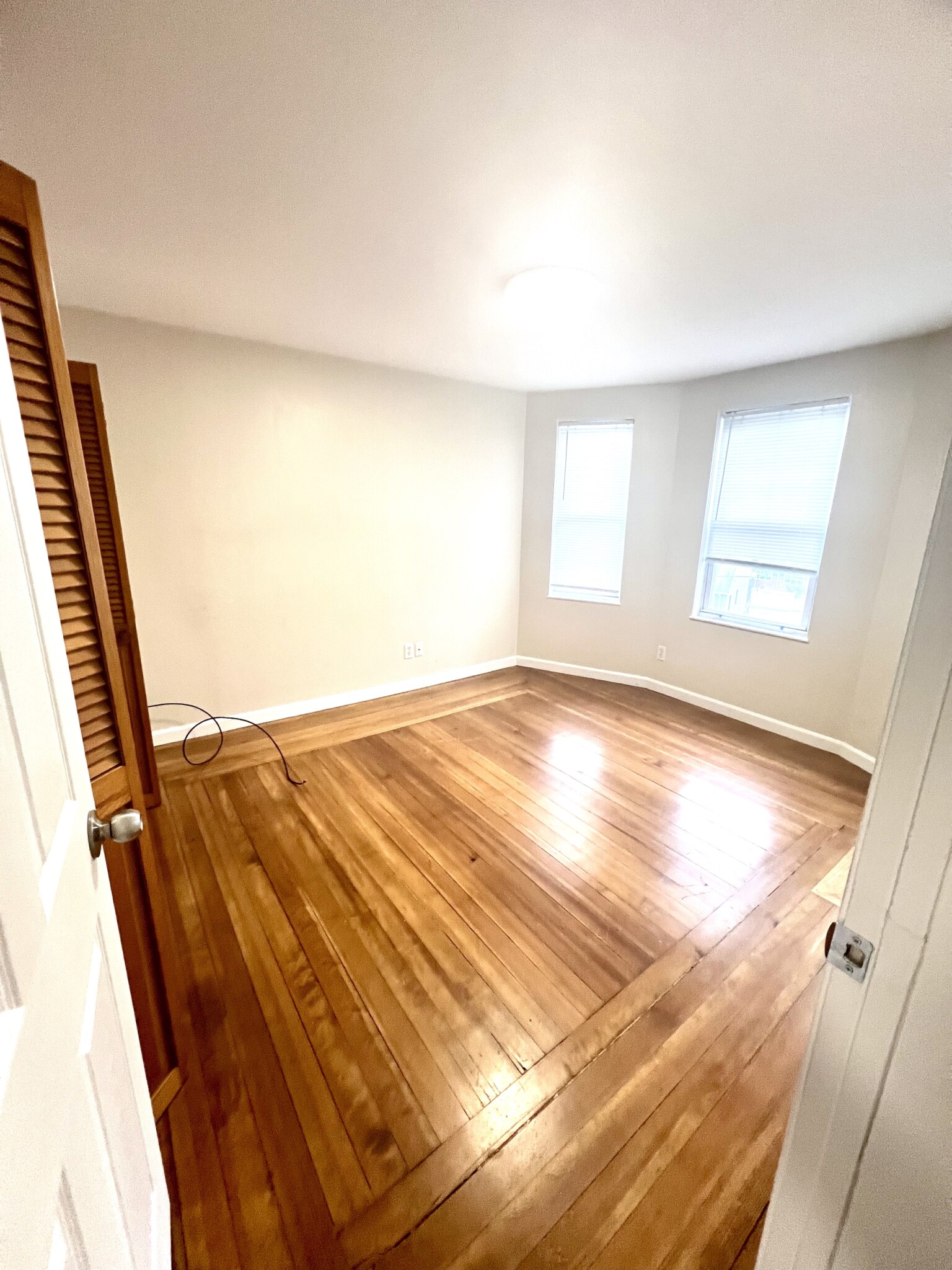 38 Woodlawn Ave, Everett