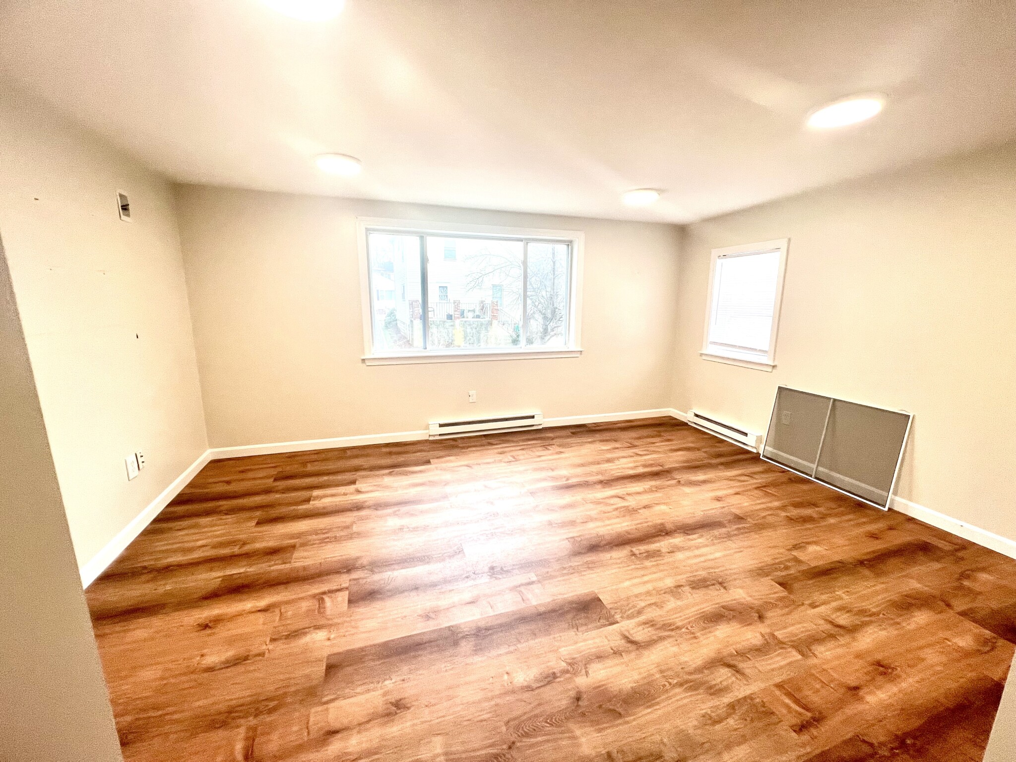 38 Woodlawn Ave, Everett