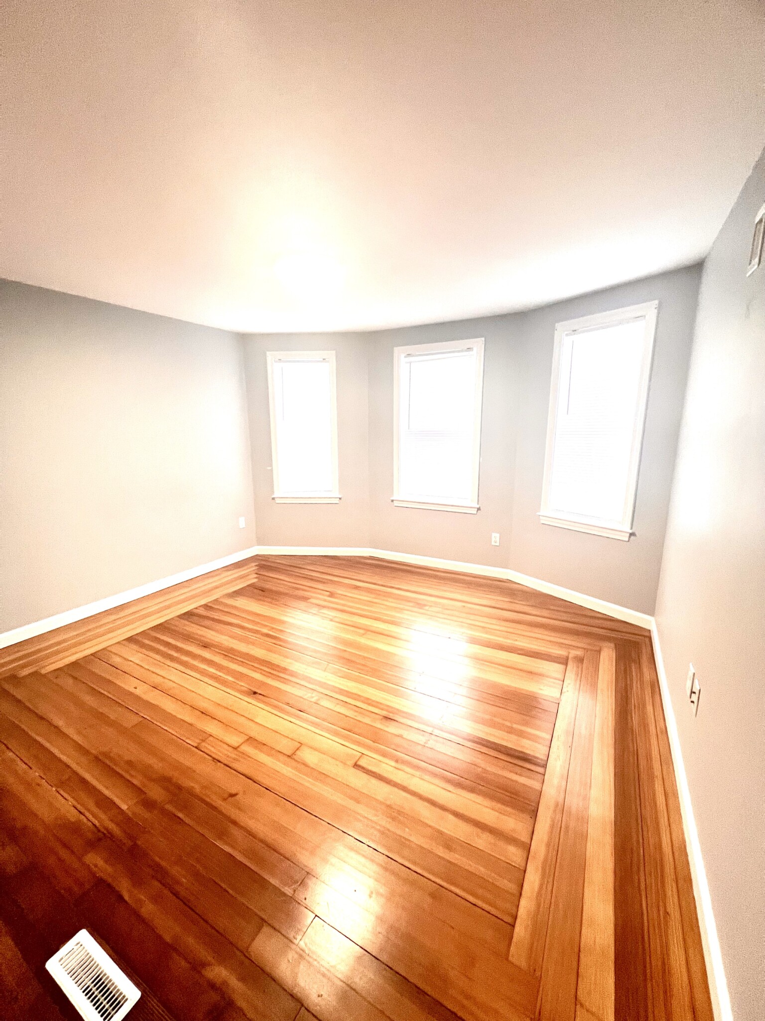 38 Woodlawn Ave, Everett