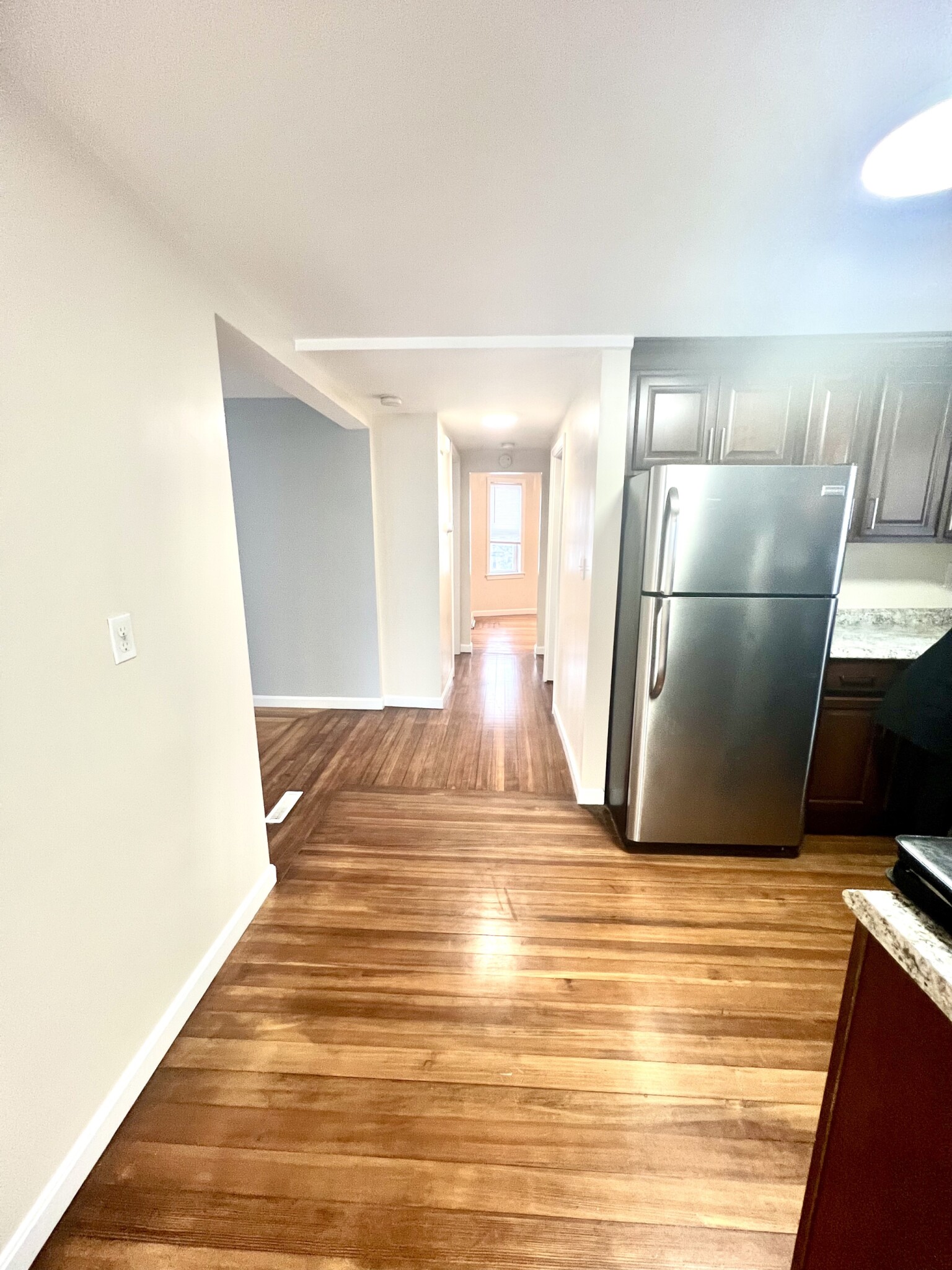 38 Woodlawn Ave, Everett