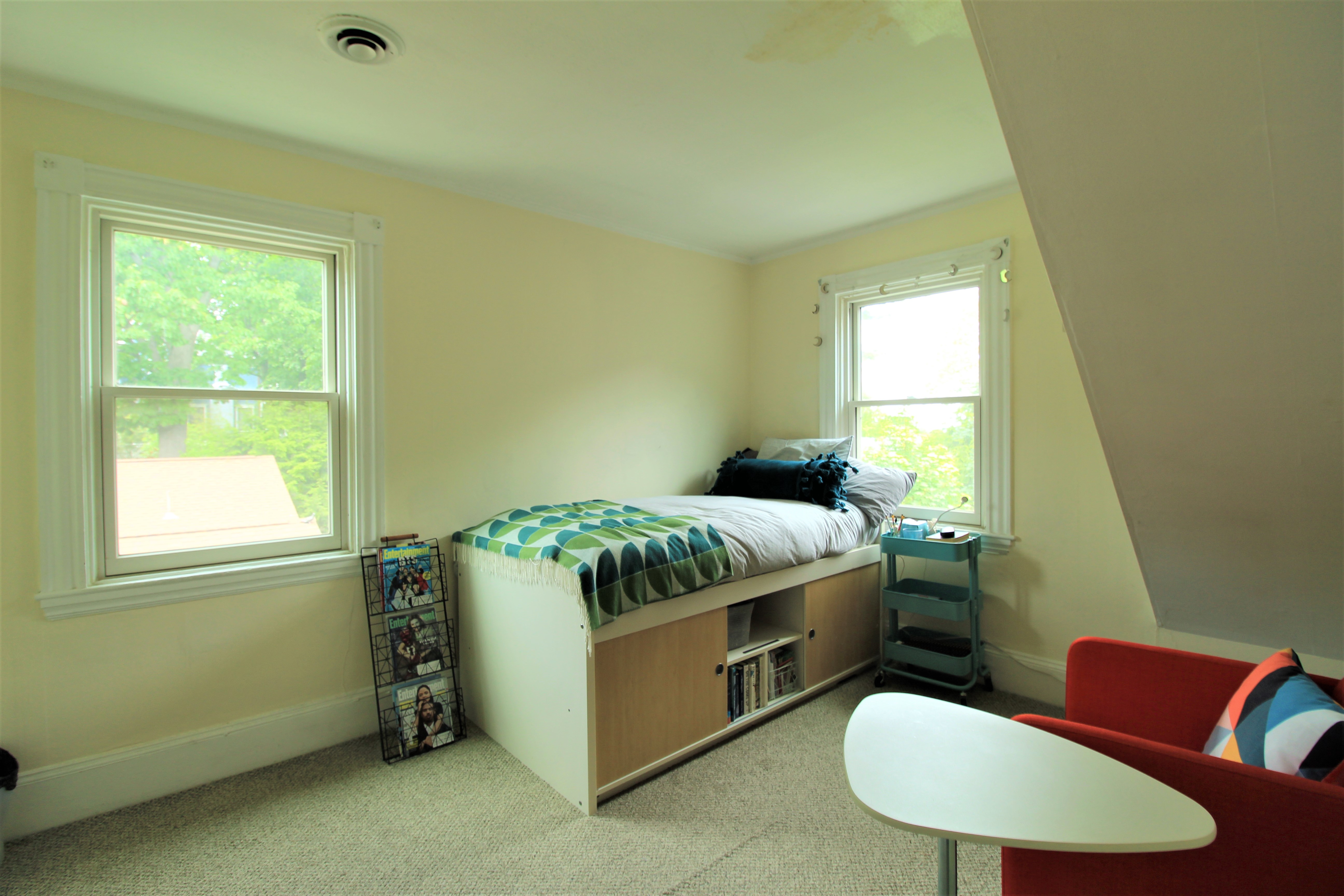 3 bed, 2 bath apartment for rent at 69 Summit Ave Unit 2, Washington Square — photo 10 of 21