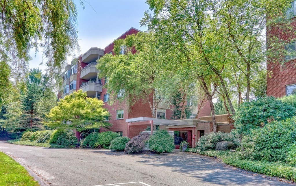 2 bed, 2 bath apartment for rent at 99 Florence St Unit 3c, Chestnut Hill — photo 13 of 14