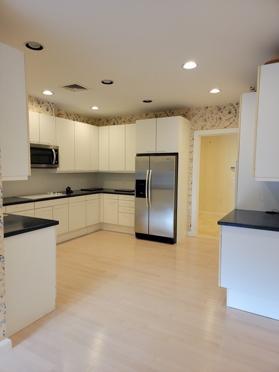 2 bed, 2 bath apartment for rent at 99 Florence St Unit 3c, Chestnut Hill