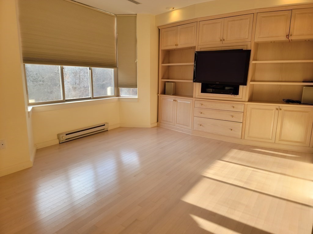 2 bed, 2 bath apartment for rent at 99 Florence St Unit 3c, Chestnut Hill — photo 4 of 14
