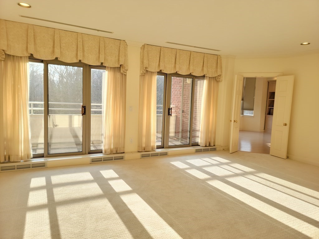 2 bed, 2 bath apartment for rent at 99 Florence St Unit 3c, Chestnut Hill — photo 3 of 14