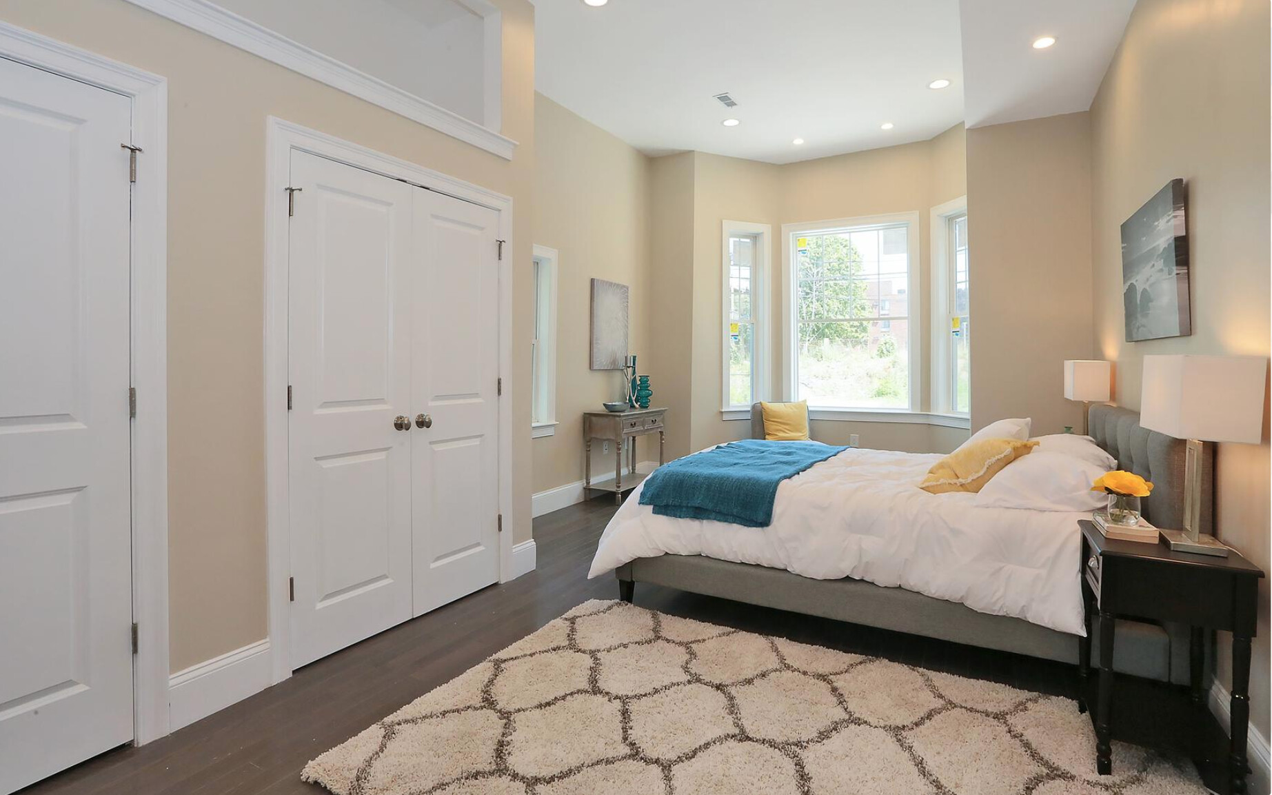 47 Alpine St, Roxbury