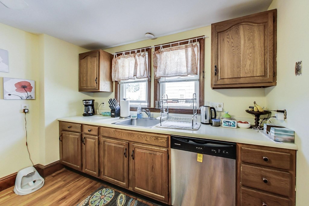 8 Chapman St, Watertown