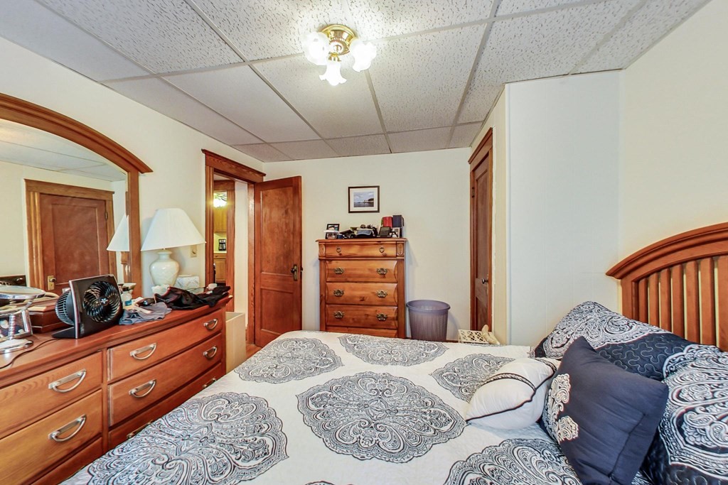 8 Chapman St, Watertown