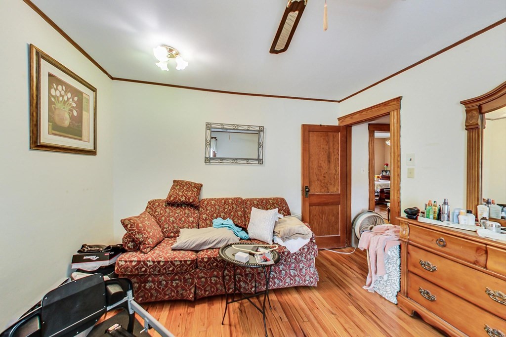 8 Chapman St, Watertown