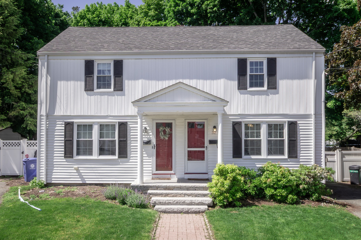 Wakefield, MA 01880