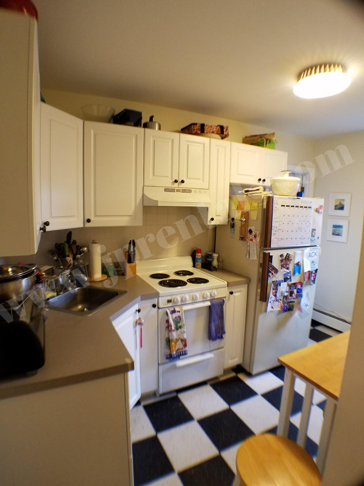 2 bed, 1 bath apartment for rent at 594 Centre St Unit 3 CO, Jamaica Plain — photo 4 of 10