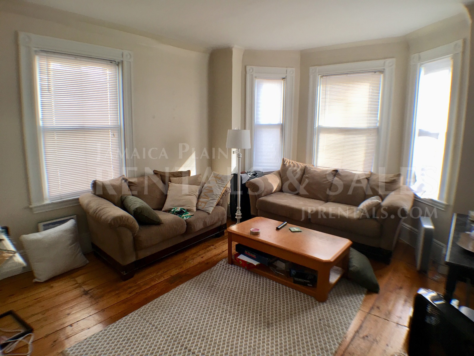 4 bed, 1 bath apartment for rent at 50 Green St Unit 2 CO, Jamaica Plain — photo 4 of 14