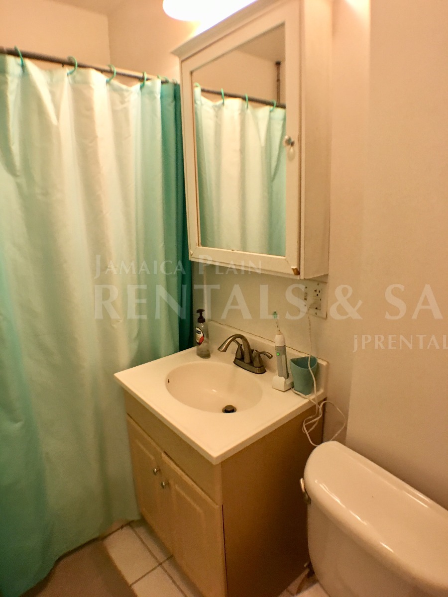 4 bed, 1 bath apartment for rent at 50 Green St Unit 2 CO, Jamaica Plain — photo 13 of 14