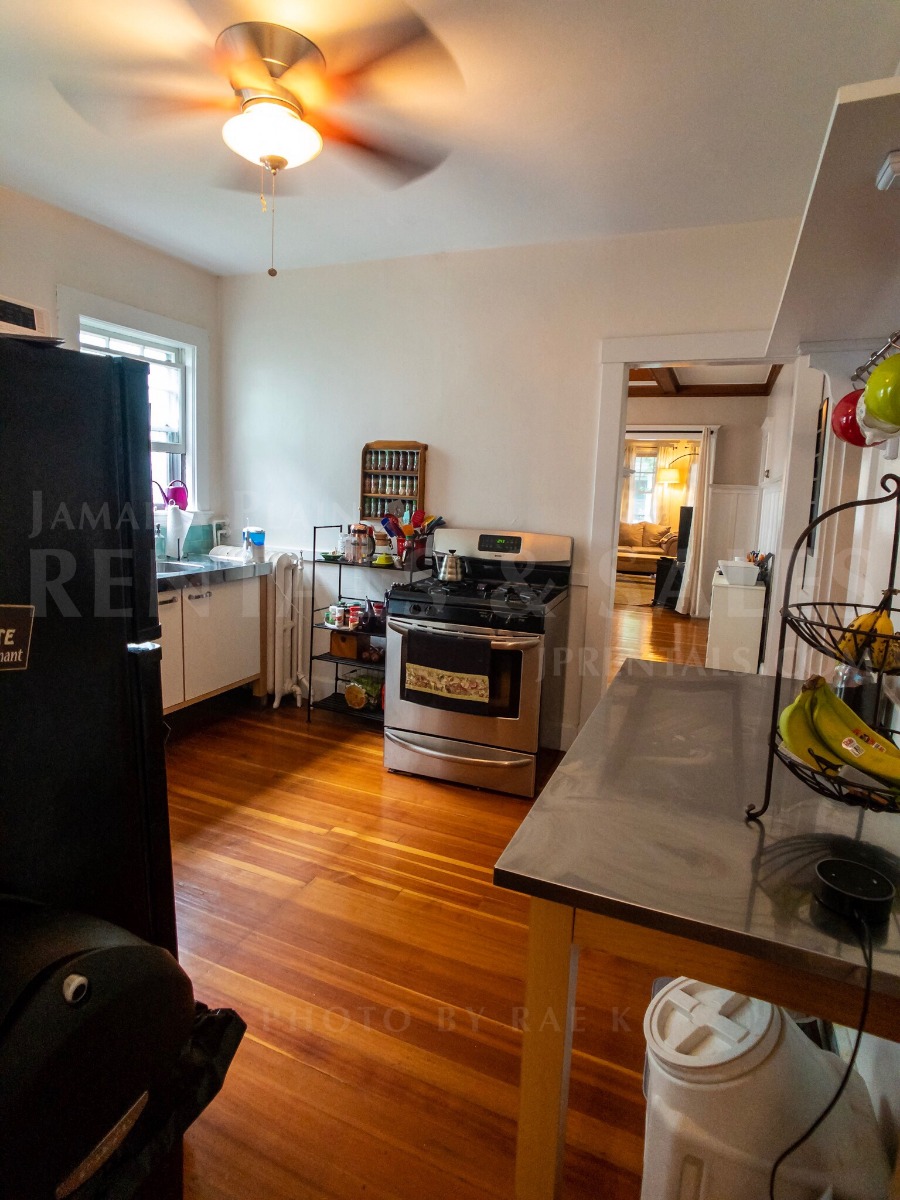 2 bed, 1 bath apartment for rent at 23 Kingsboro Park Unit 1CO, Jamaica Plain — photo 9 of 13