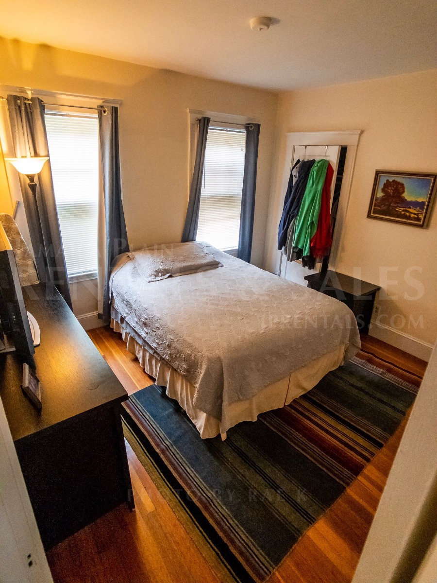 2 bed, 1 bath apartment for rent at 23 Kingsboro Park Unit 1CO, Jamaica Plain — photo 5 of 13