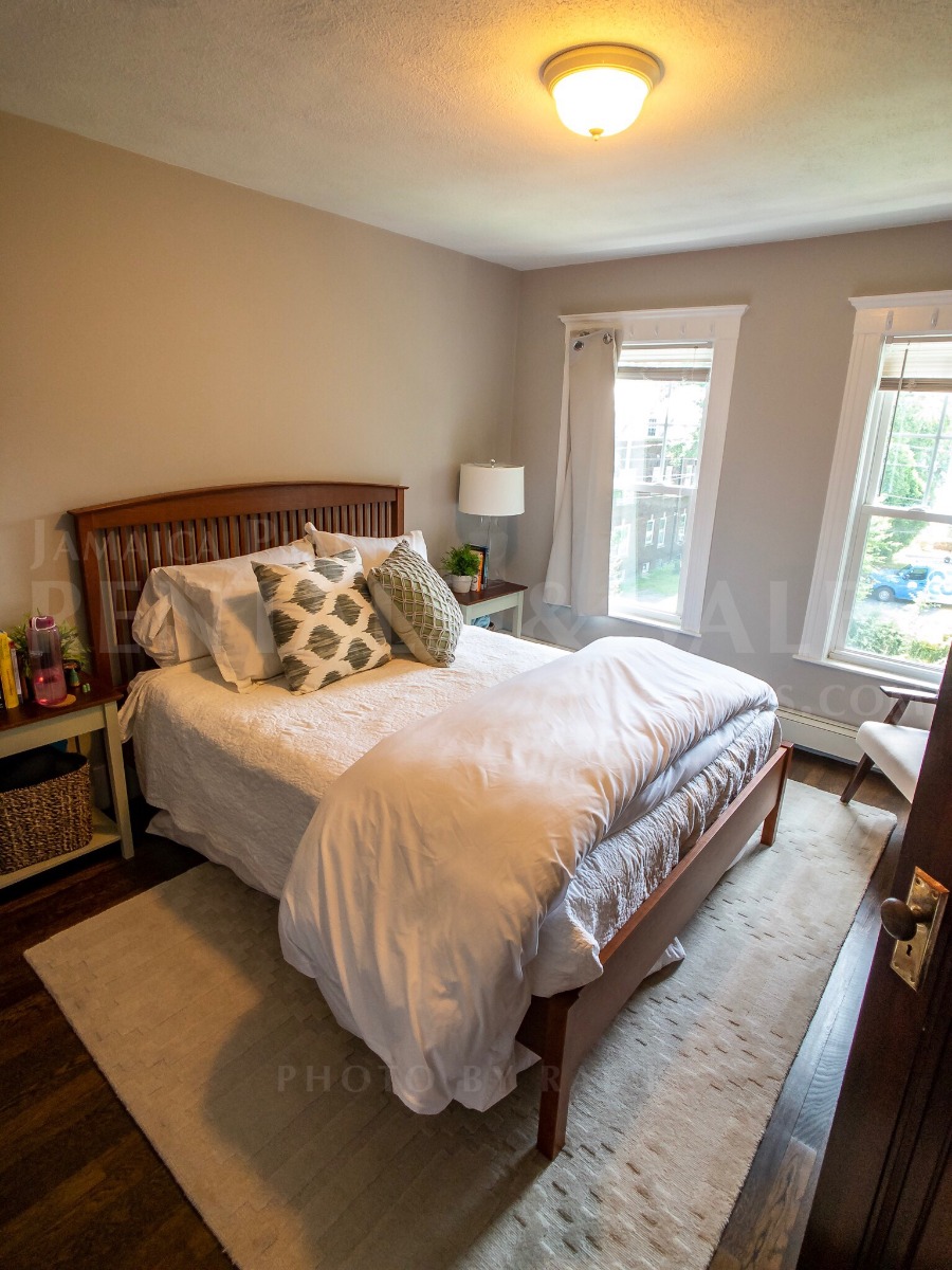 35 Goodrich Rd, Jamaica Plain