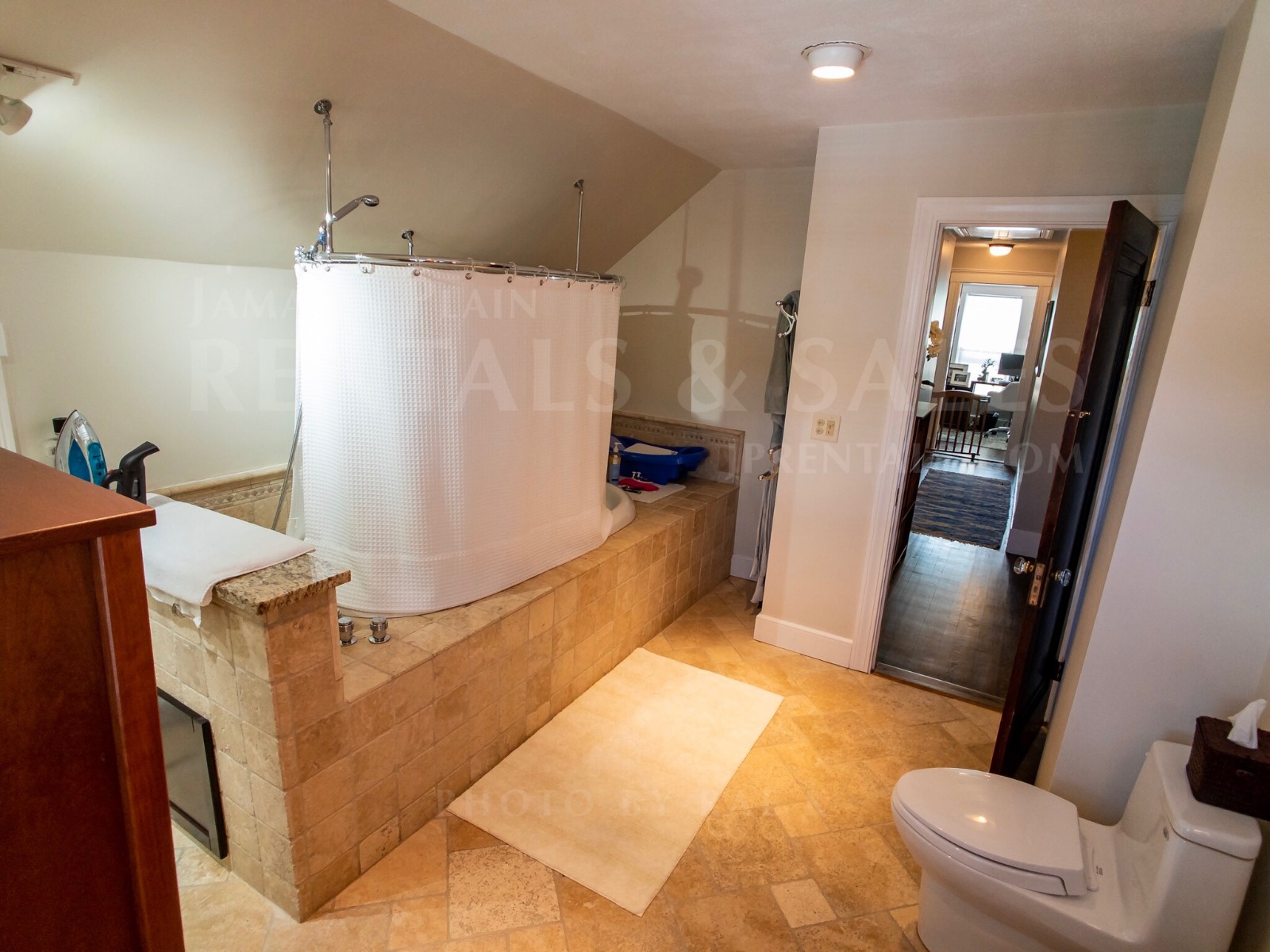 35 Goodrich Rd, Jamaica Plain