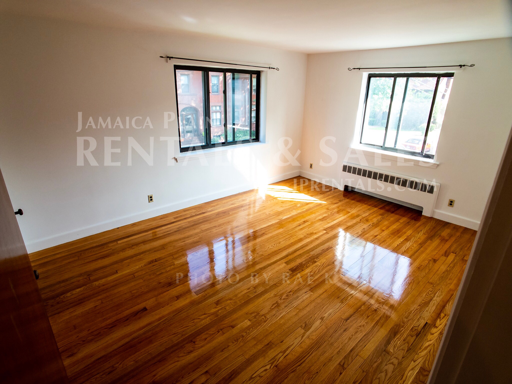 4 bed, 1.5 bath apartment for rent at 16 Jamaicaway Ct Unit 1, Jamaica Plain — photo 9 of 13