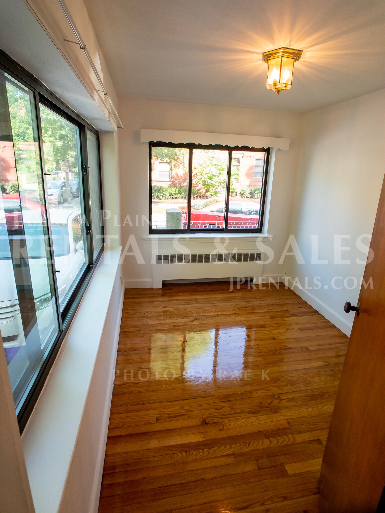 4 bed, 1.5 bath apartment for rent at 16 Jamaicaway Ct Unit 1, Jamaica Plain — photo 7 of 13