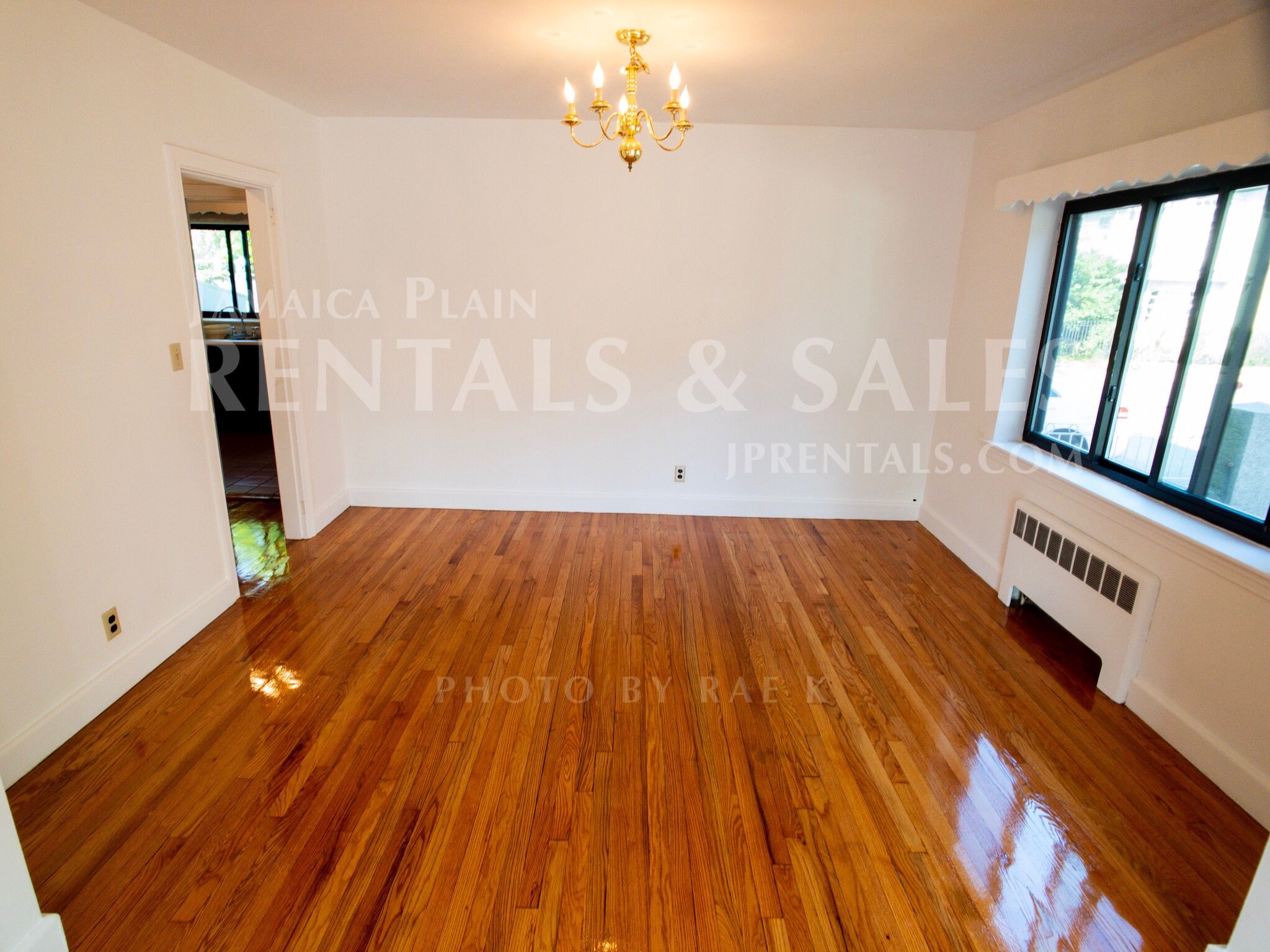 4 bed, 1.5 bath apartment for rent at 16 Jamaicaway Ct Unit 1, Jamaica Plain — photo 3 of 13