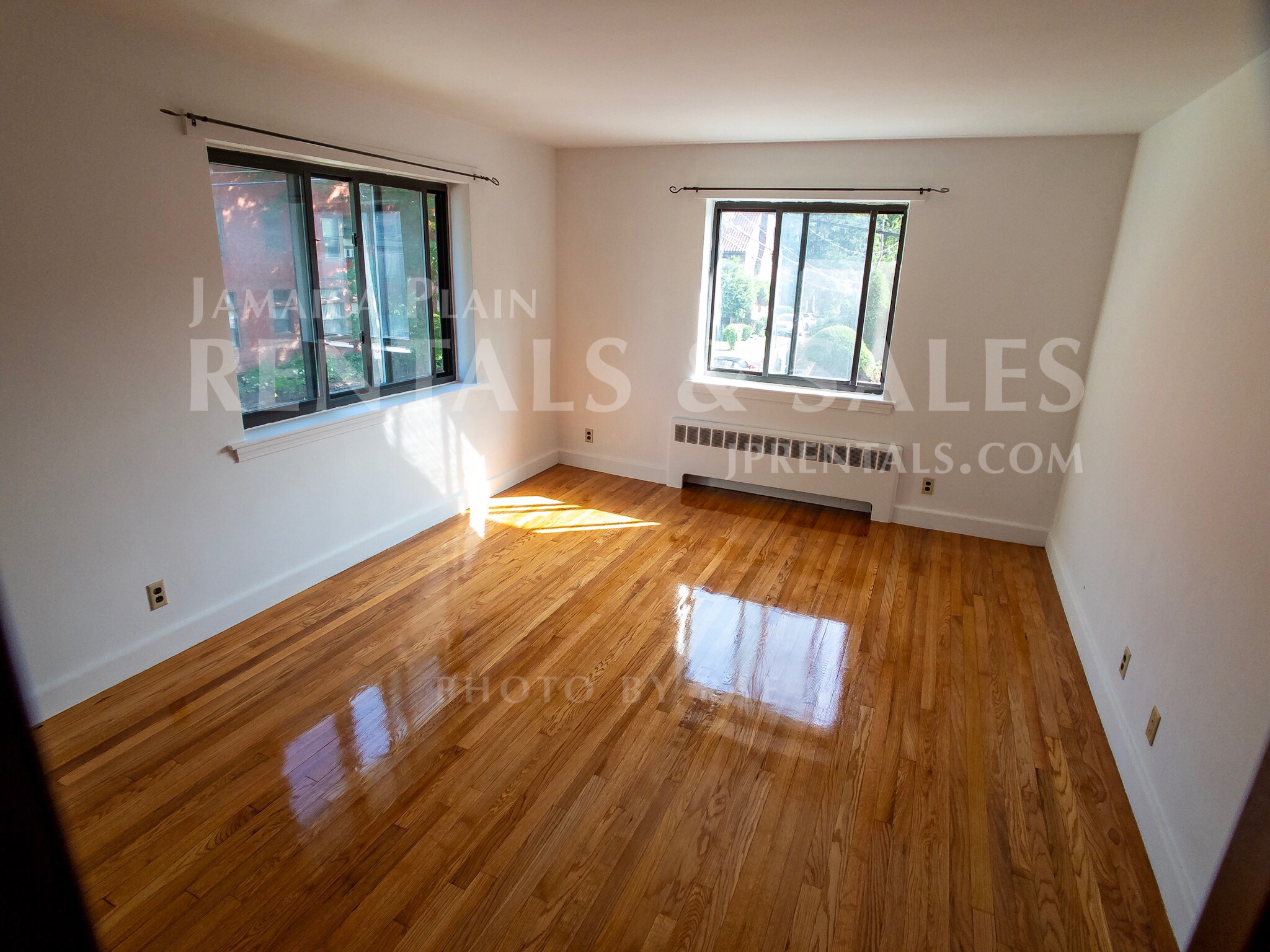 4 bed, 1.5 bath apartment for rent at 16 Jamaicaway Ct Unit 1, Jamaica Plain — photo 13 of 13