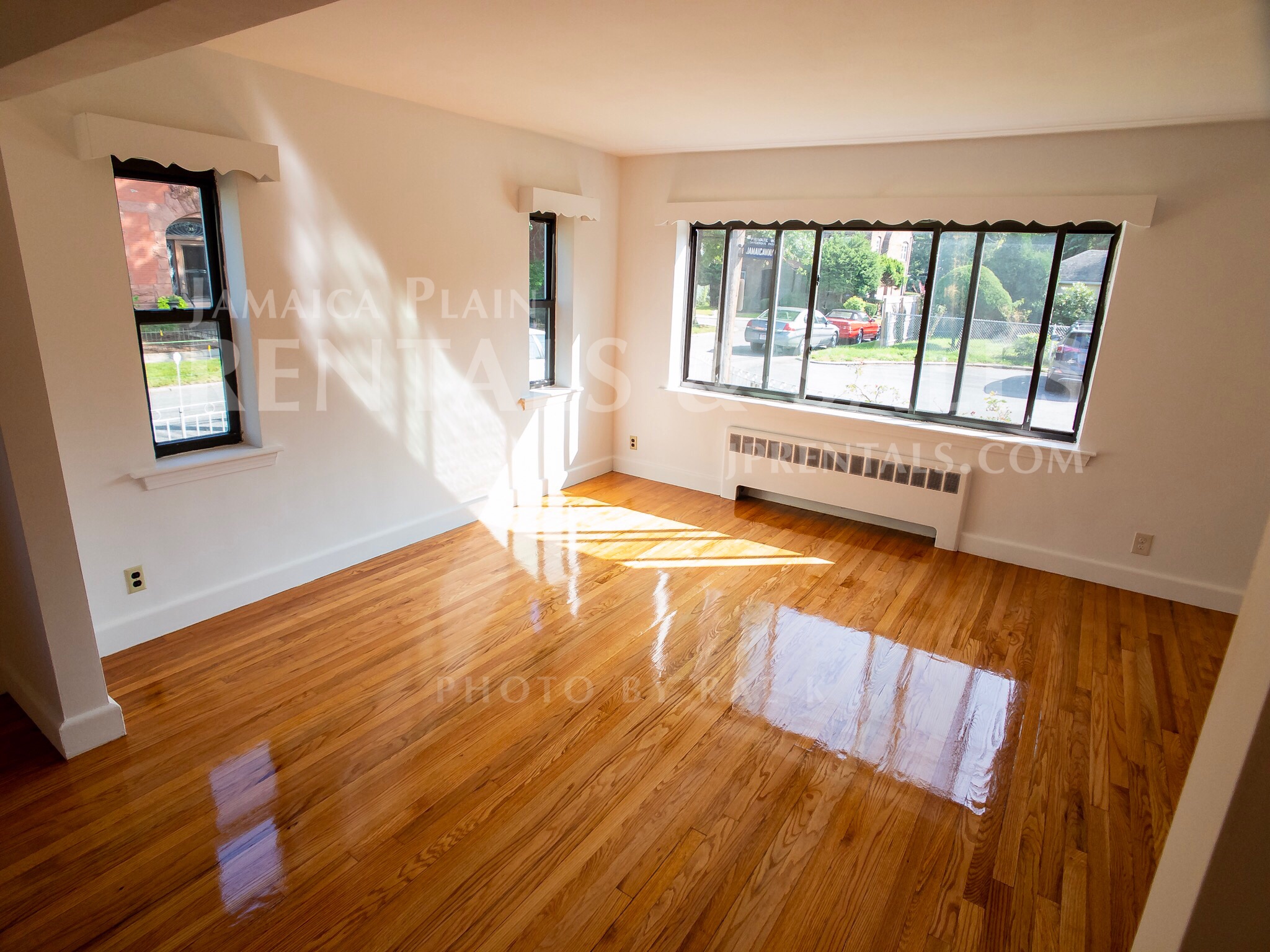 4 bed, 1.5 bath apartment for rent at 16 Jamaicaway Ct Unit 1, Jamaica Plain — photo 1 of 13