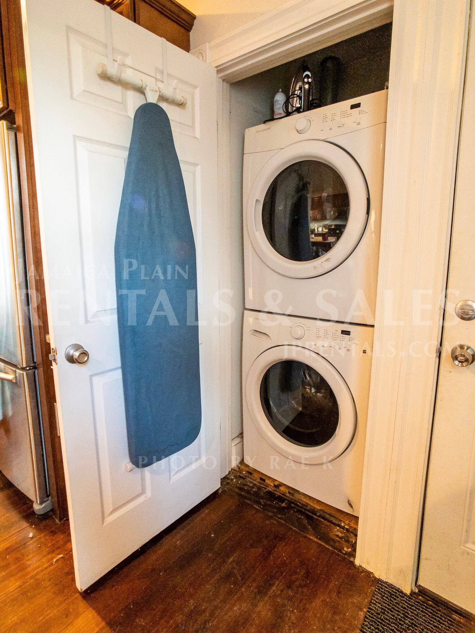4 bed, 2 bath apartment for rent at 40 Custer St Unit 2, Jamaica Plain — photo 4 of 13