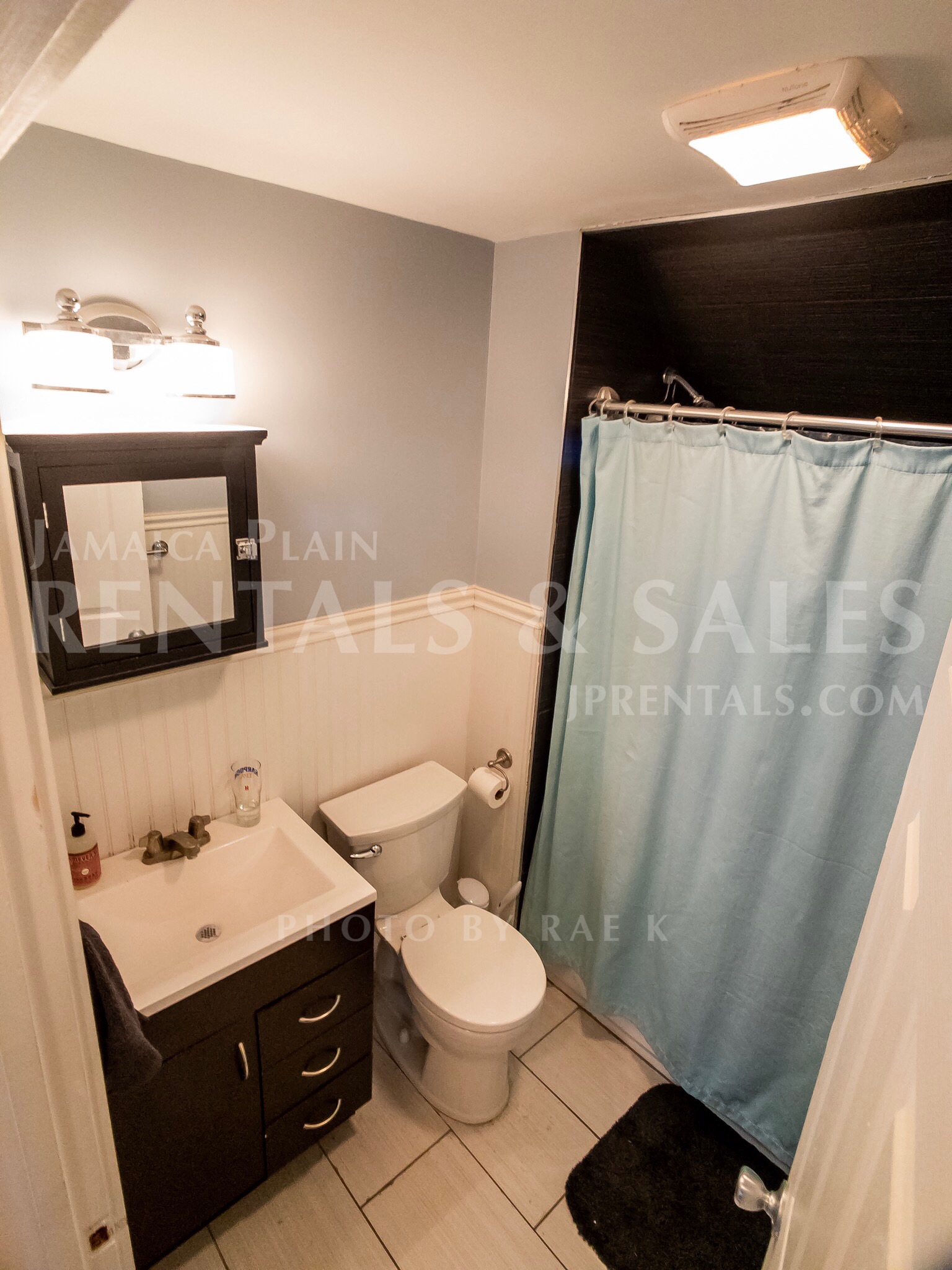4 bed, 2 bath apartment for rent at 40 Custer St Unit 2, Jamaica Plain — photo 12 of 13