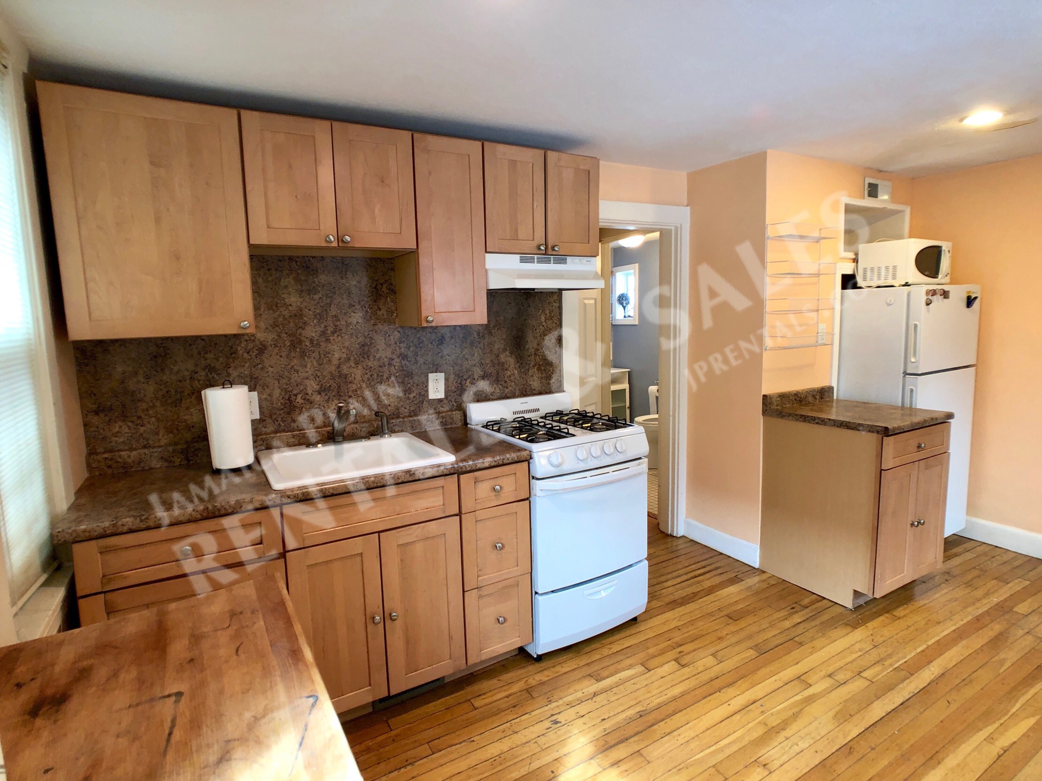 526 Centre St, Jamaica Plain