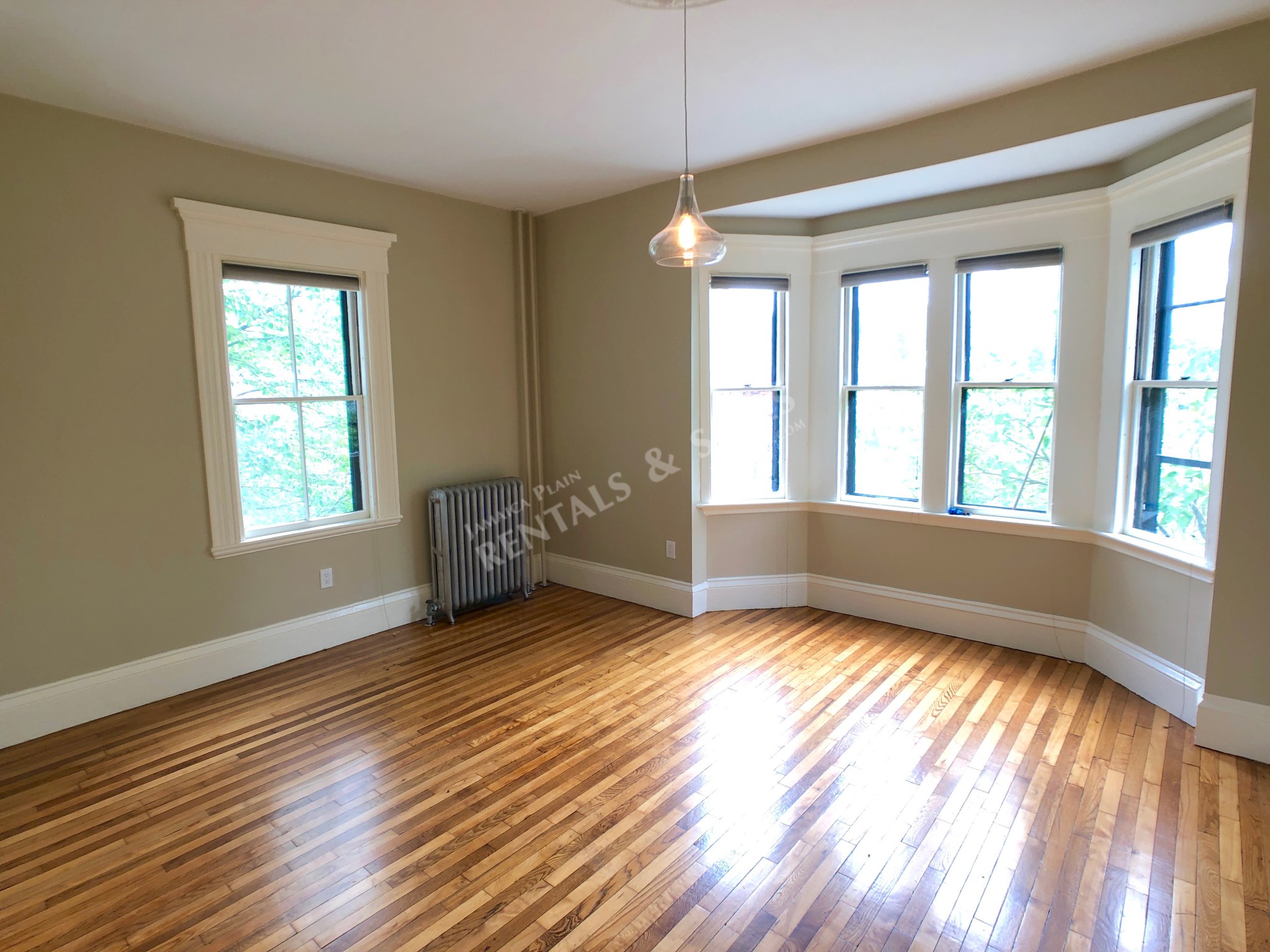 3 Alveston St, Jamaica Plain