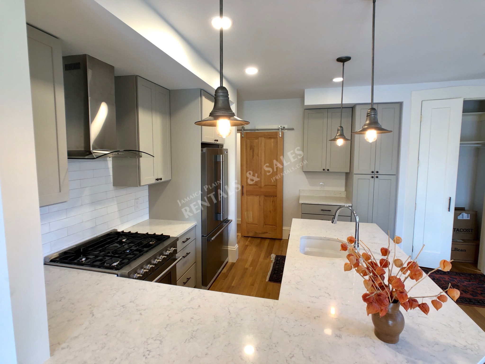 3 Alveston St, Jamaica Plain