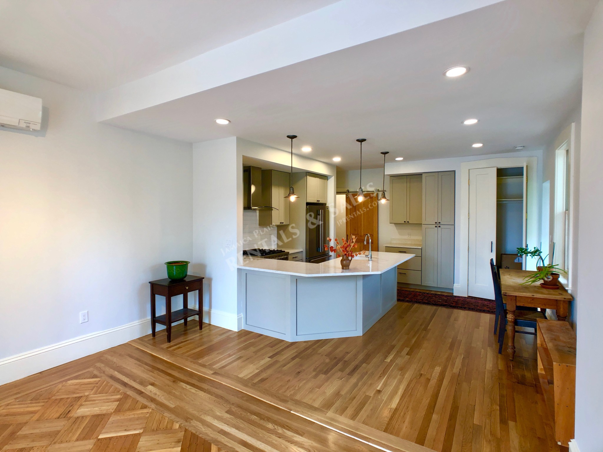 3 Alveston St, Jamaica Plain