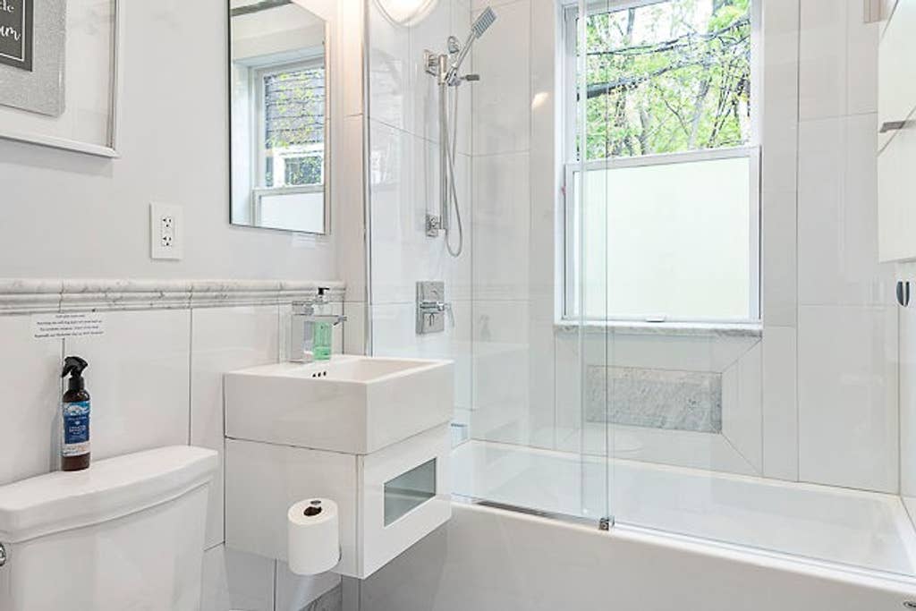 6 Oakview Ter, Jamaica Plain