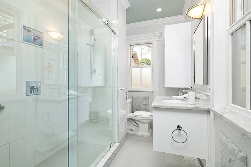 6 Oakview Ter, Jamaica Plain