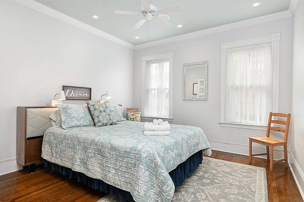 6 Oakview Ter, Jamaica Plain