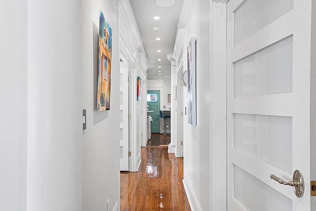 6 Oakview Ter, Jamaica Plain