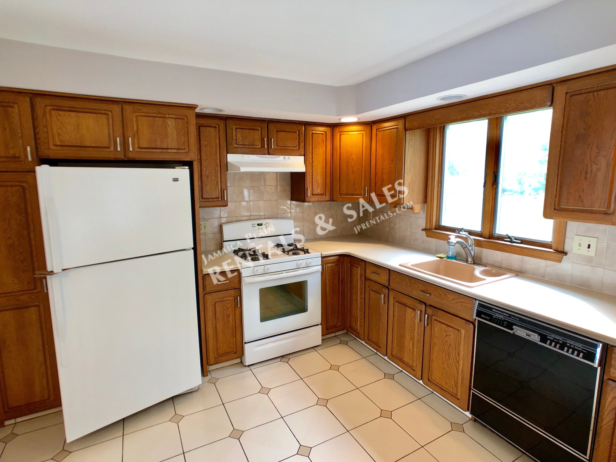 27 Ethel St, Roslindale