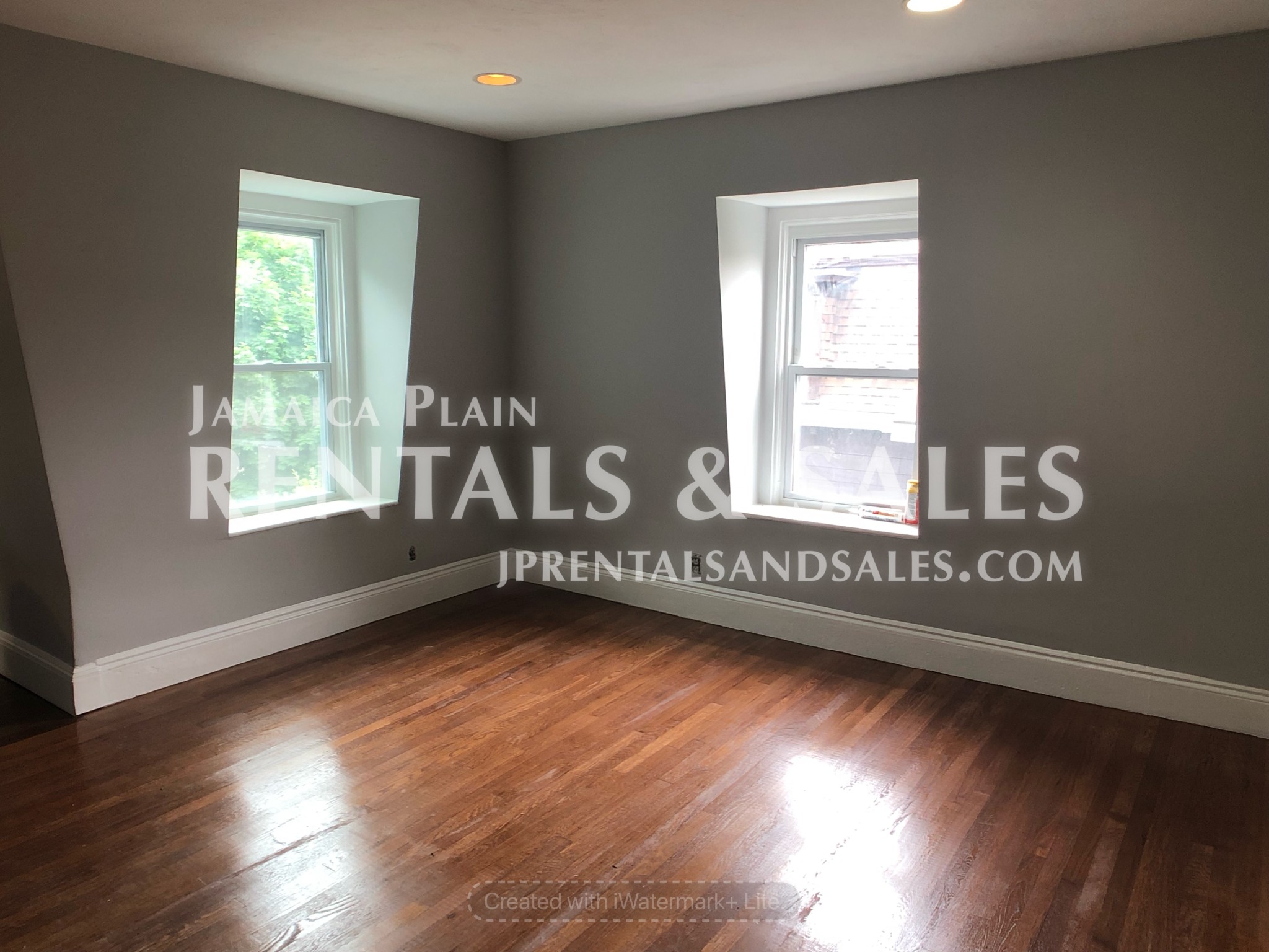 2 bed, 1 bath apartment for rent at 113 Pierce St Unit 2, Hyde Park — photo 4 of 11