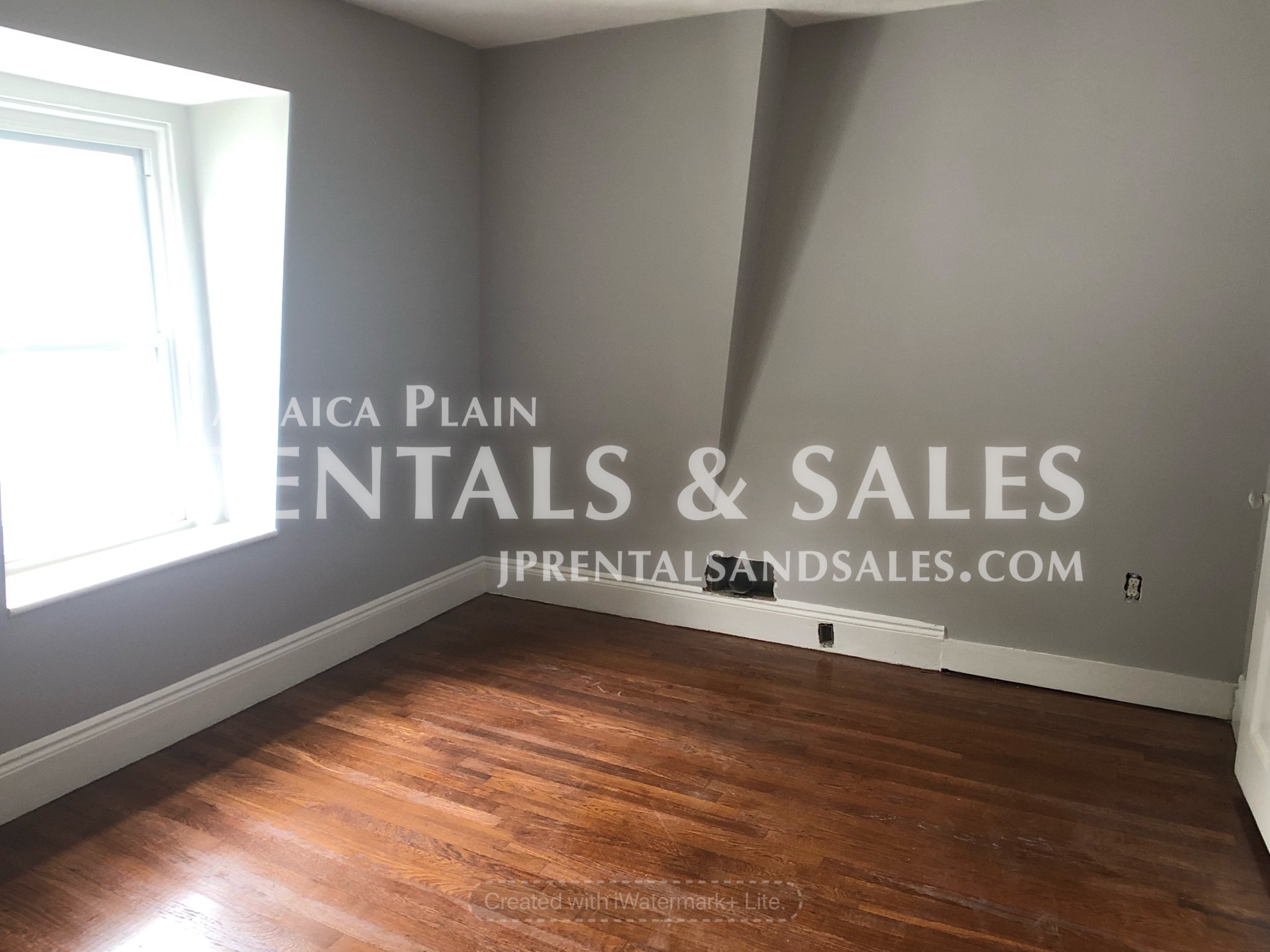 2 bed, 1 bath apartment for rent at 113 Pierce St Unit 2, Hyde Park — photo 5 of 11