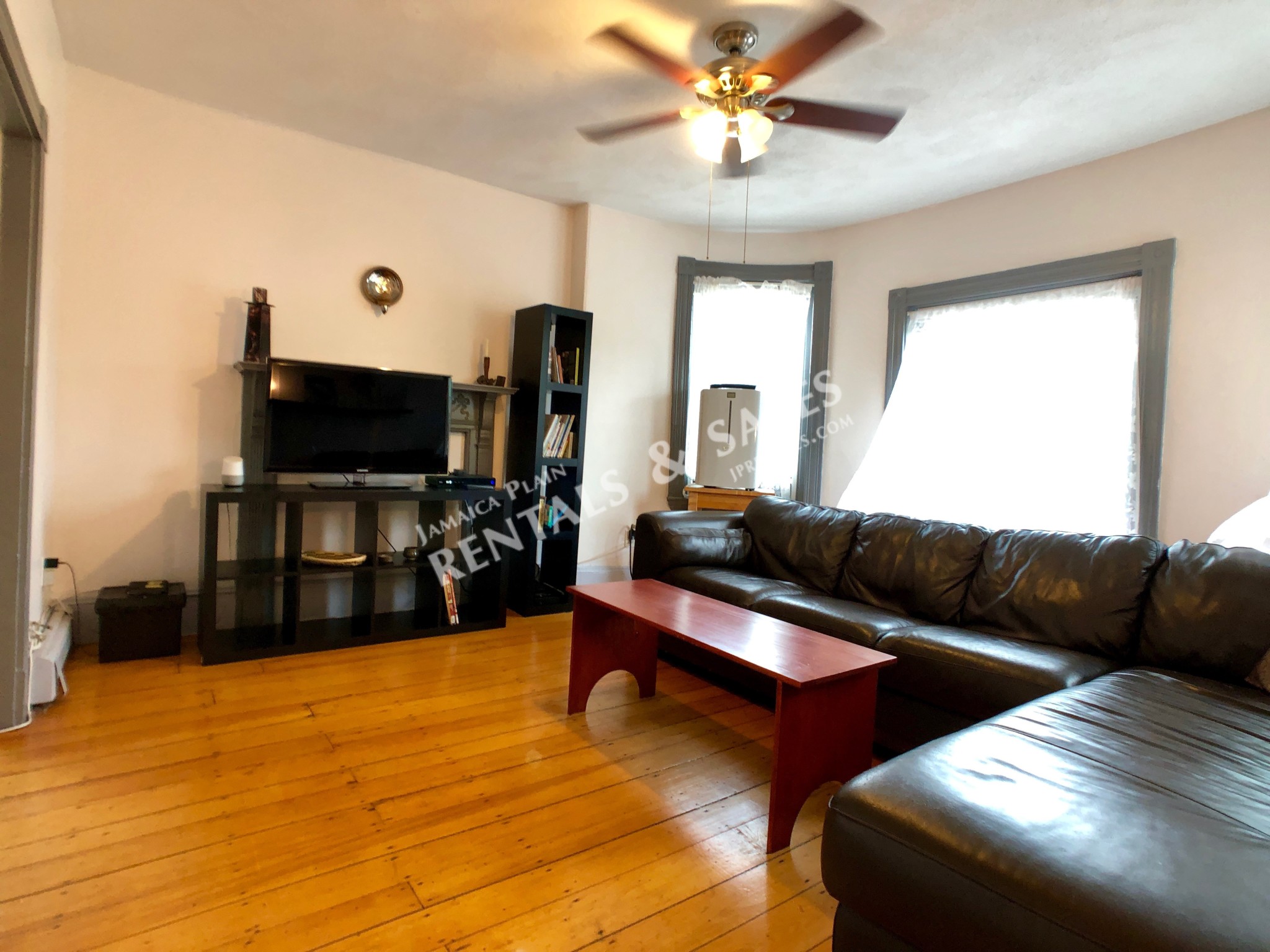 2 bed, 1 bath apartment for rent at 124 Day St Unit 2 BR, Jamaica Plain — photo 4 of 18