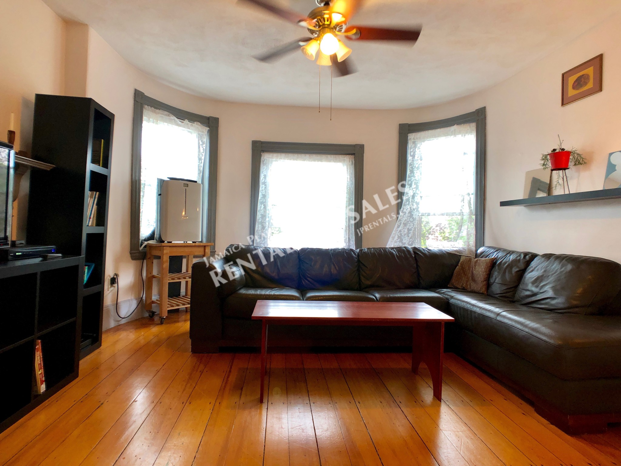 2 bed, 1 bath apartment for rent at 124 Day St Unit 2 BR, Jamaica Plain — photo 5 of 18