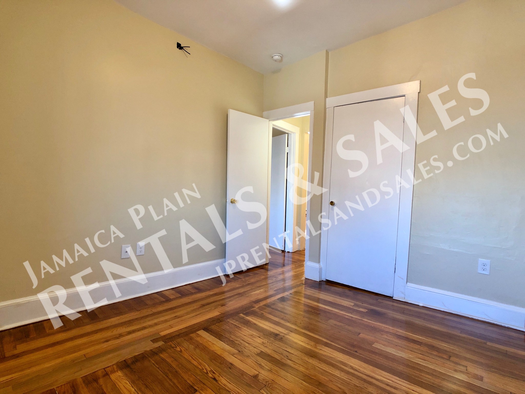 3 bed, 1 bath apartment for rent at 9 Forbes St Unit 3, Jamaica Plain — photo 5 of 13