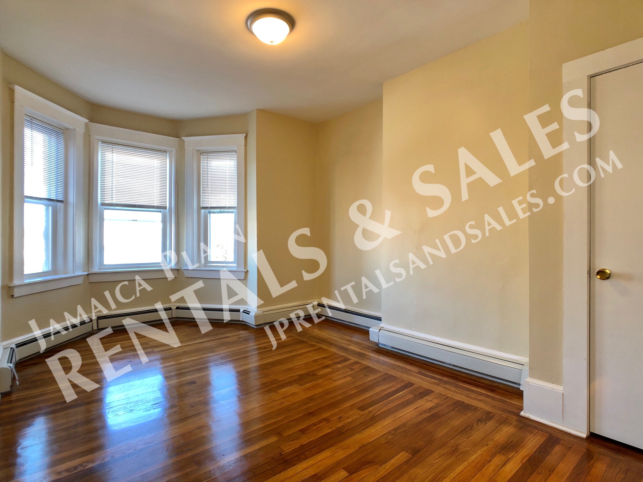 3 bed, 1 bath apartment for rent at 9 Forbes St Unit 3, Jamaica Plain — photo 4 of 13