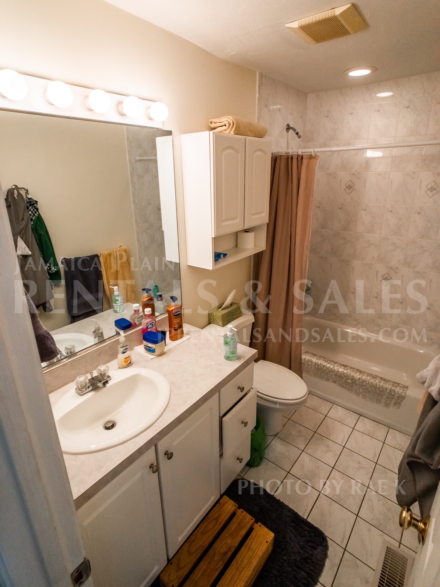 3 bed, 2.5 bath apartment for rent at 13 Parley Ave Unit A CO, Jamaica Plain — photo 9 of 15