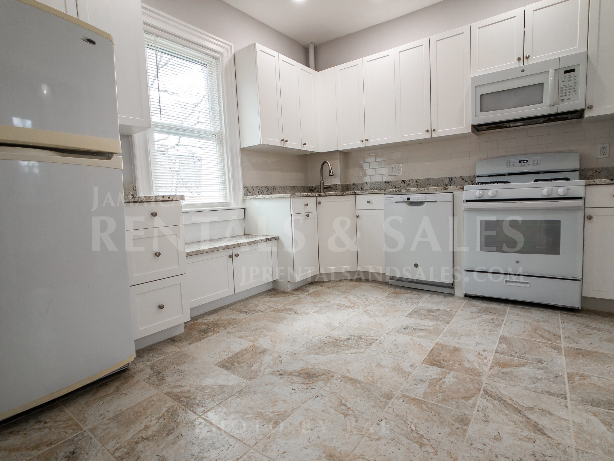 3 bed, 1 bath apartment for rent at 49 Burroughs Unit 3 CO, Jamaica Plain — photo 10 of 12