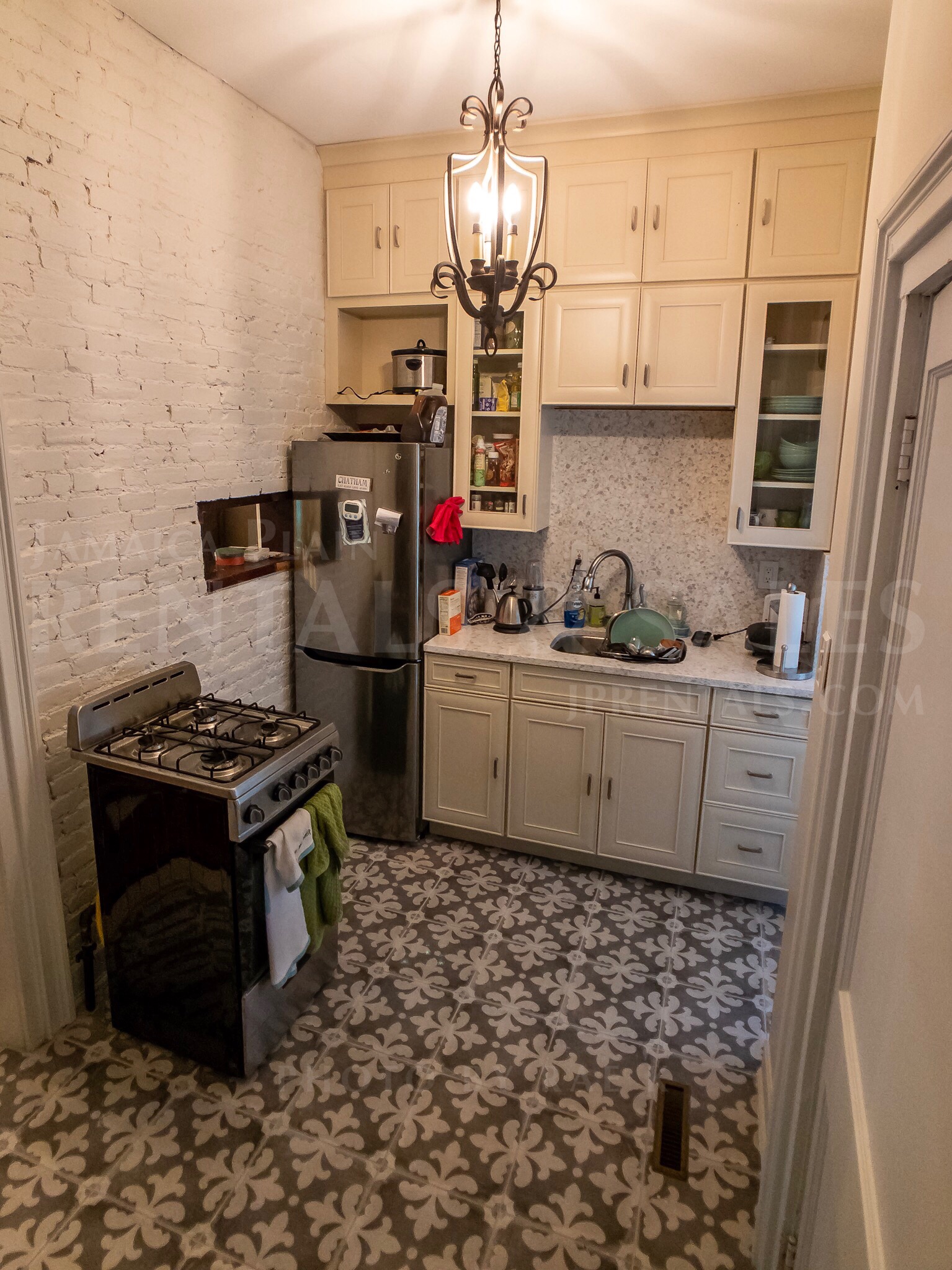 271 Chestnut Ave, Jamaica Plain