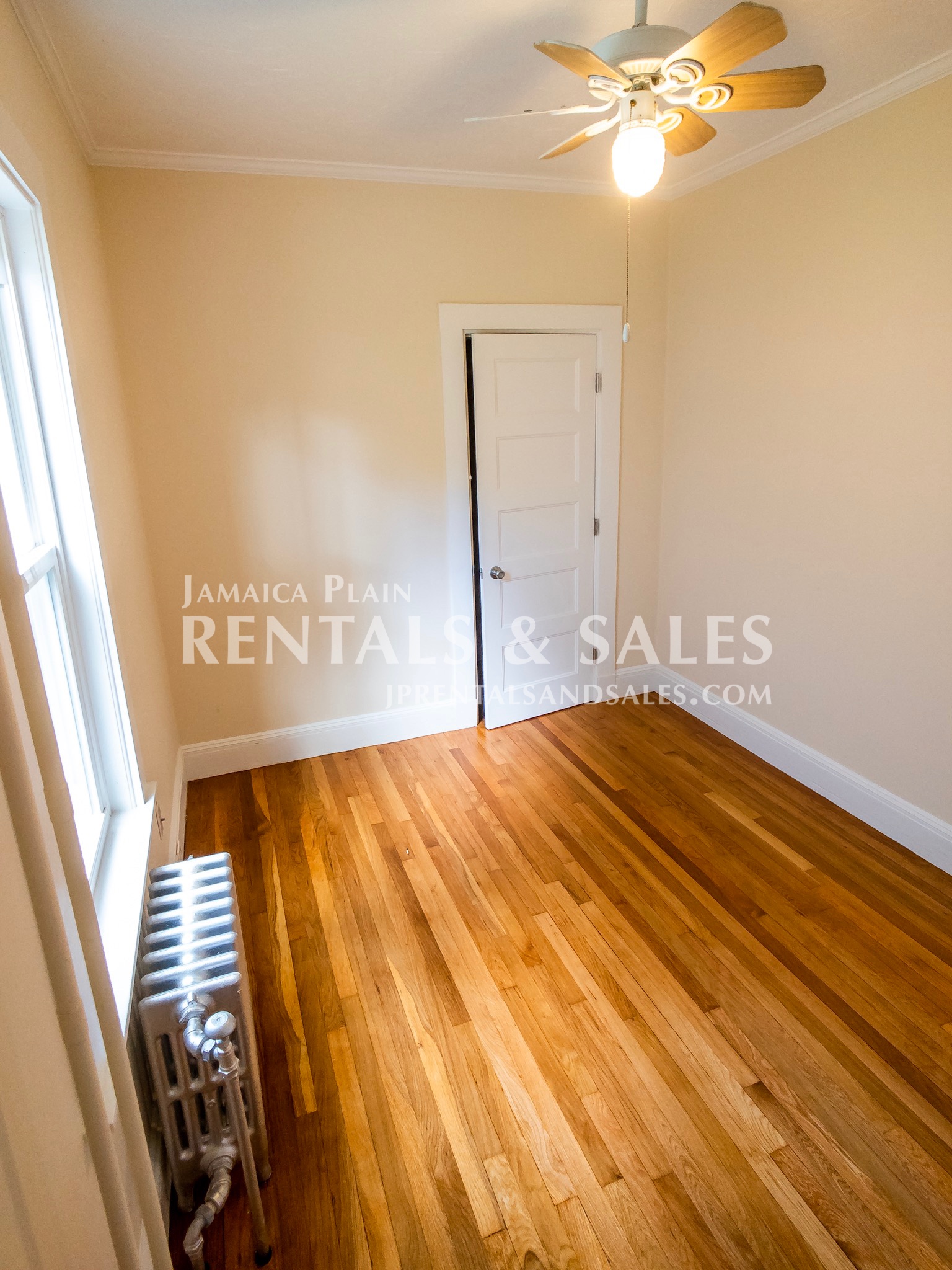 40 Hewlett St, Roslindale