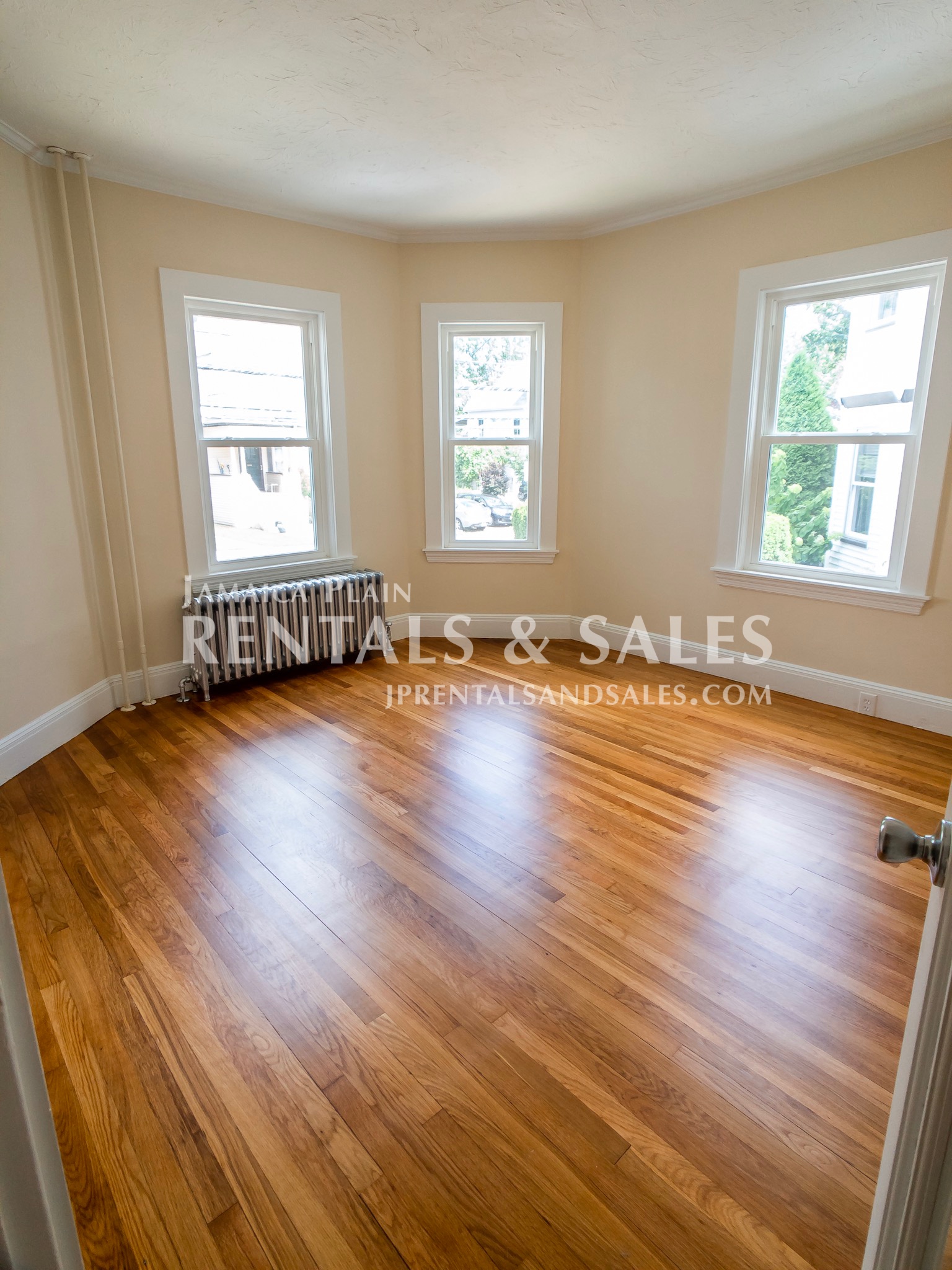 40 Hewlett St, Roslindale